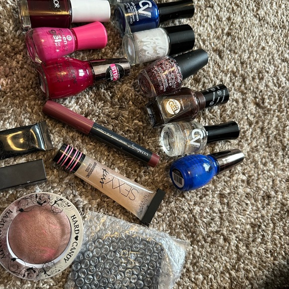 Assorted Women's Accessories Set - Picture 8 of 8